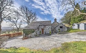 Beautiful 16Th Century Ty Cerrig Cottage, Set In Stunning Grounds With Great Views